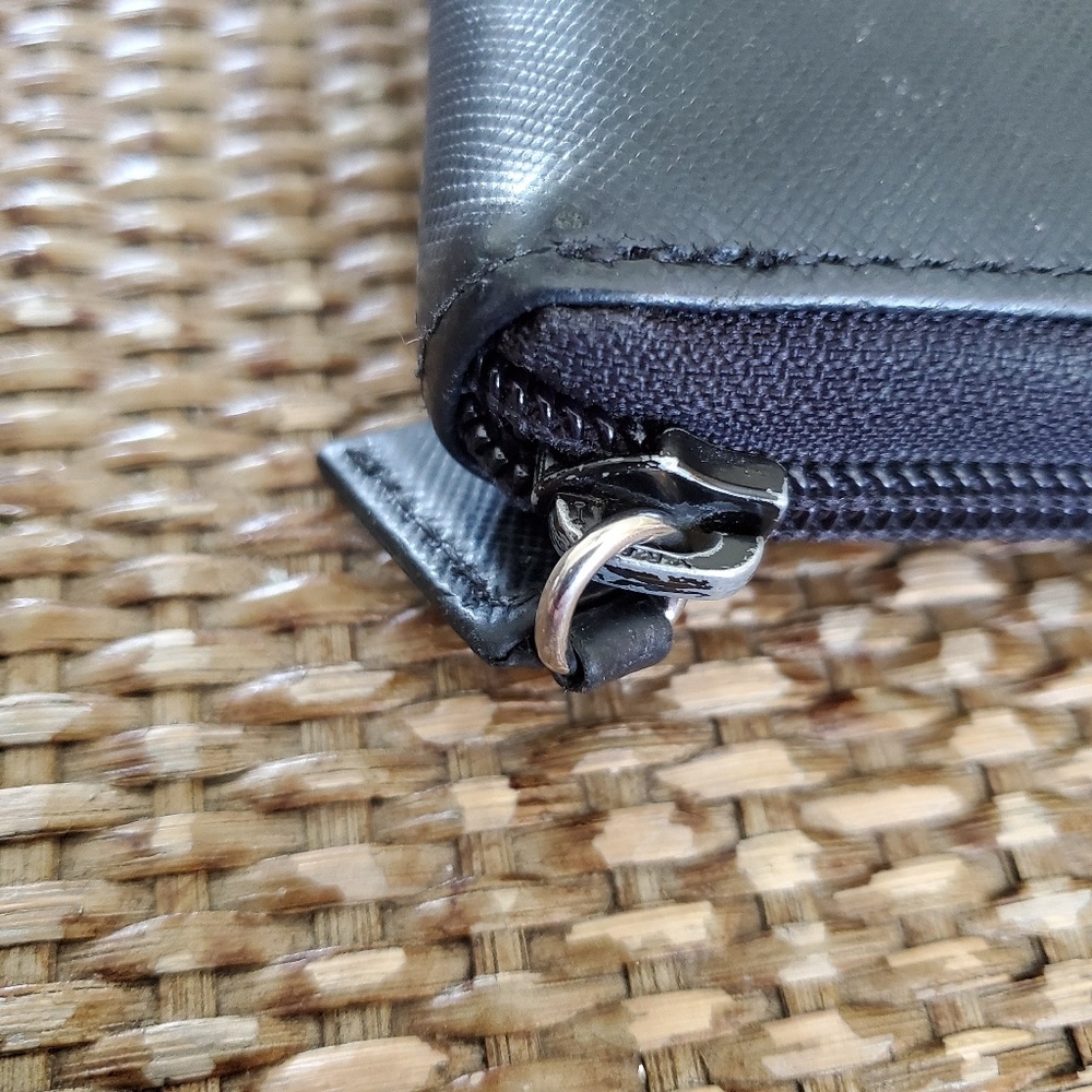 Prada Wallet - Picture 3 of 8